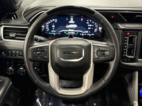 Used 2024 GMC Yukon Denali w/ Advanced Technology Package AWD/4WD image 25