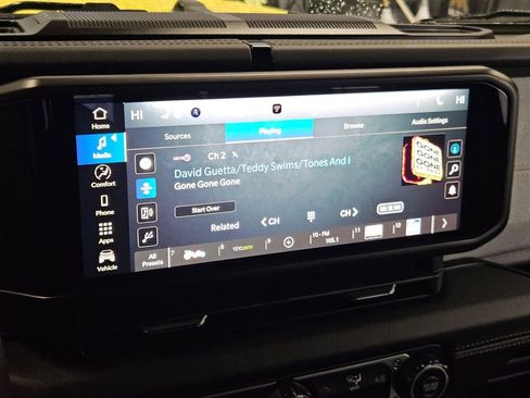 Used 2024 Jeep Wrangler Unlimited Sahara image 20