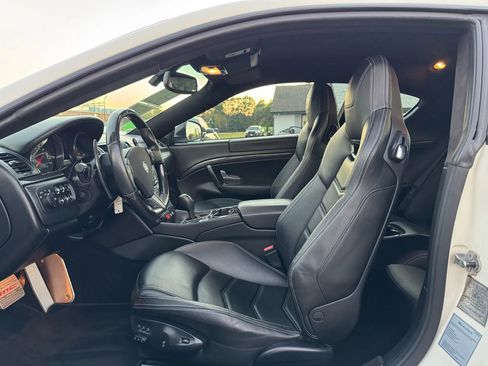 Used 2013 Maserati GranTurismo Sport image 21