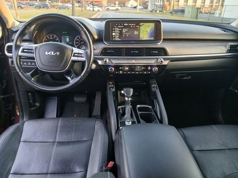 Used 2022 Kia Telluride EX w/ EX Premium Package image 3