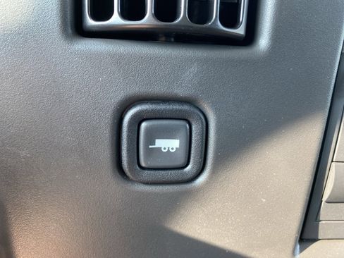 New 2025 Chevrolet Express 3500 w/ Driver Convenience Package image 28