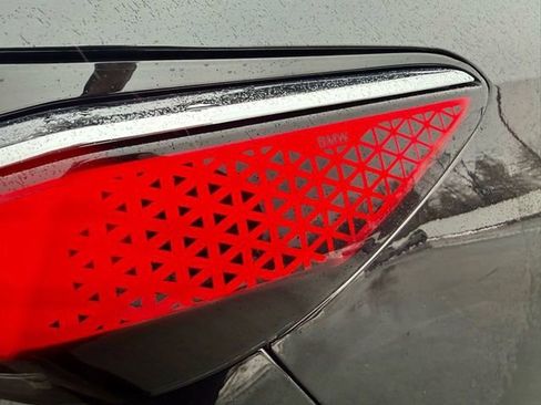 Used 2024 BMW 740i xDrive image 30