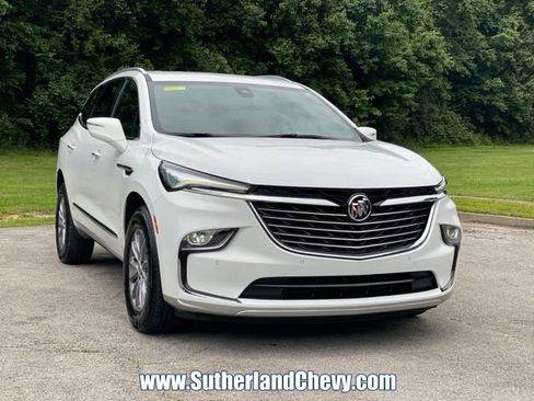 Used 2024 Buick Enclave Essence FWD image 9