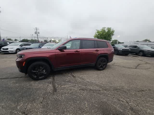 Used 2023 Jeep Grand Cherokee L Laredo AWD/4WD image 22