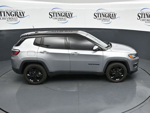Used 2021 Jeep Compass Latitude FWD image 34