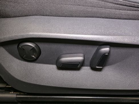 Certified 2023 Volkswagen Tiguan SE image 44