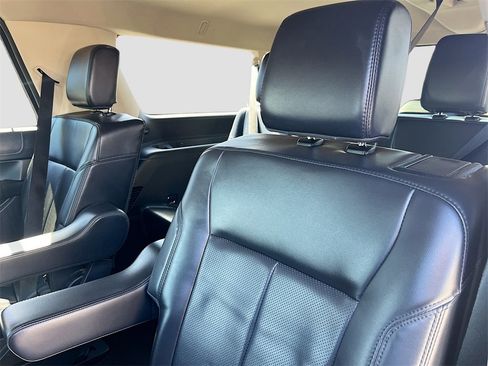 Used 2022 Ford Expedition Max XLT image 25