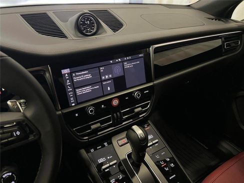 New 2026 Porsche Macan Turbo image 18