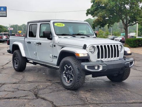 Used 2022 Jeep Gladiator Sport AWD/4WD image 2