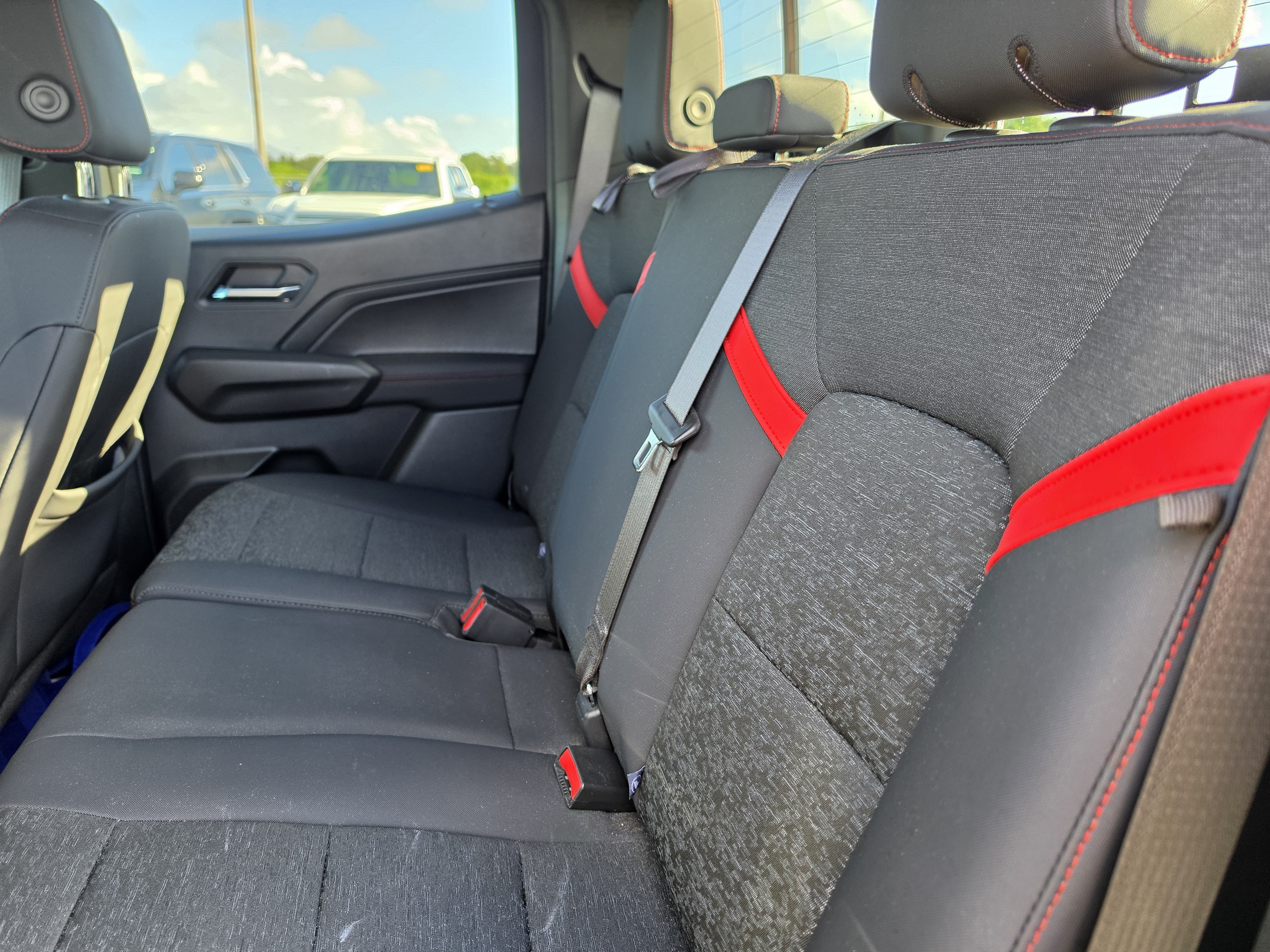 Certified 2024 Chevrolet Colorado Z71 w/ Z71 Convenience Package 2 AWD/4WD image 11