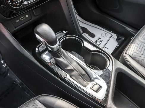 Used 2021 Buick Encore GX Essence w/ Experience Buick Package image 28