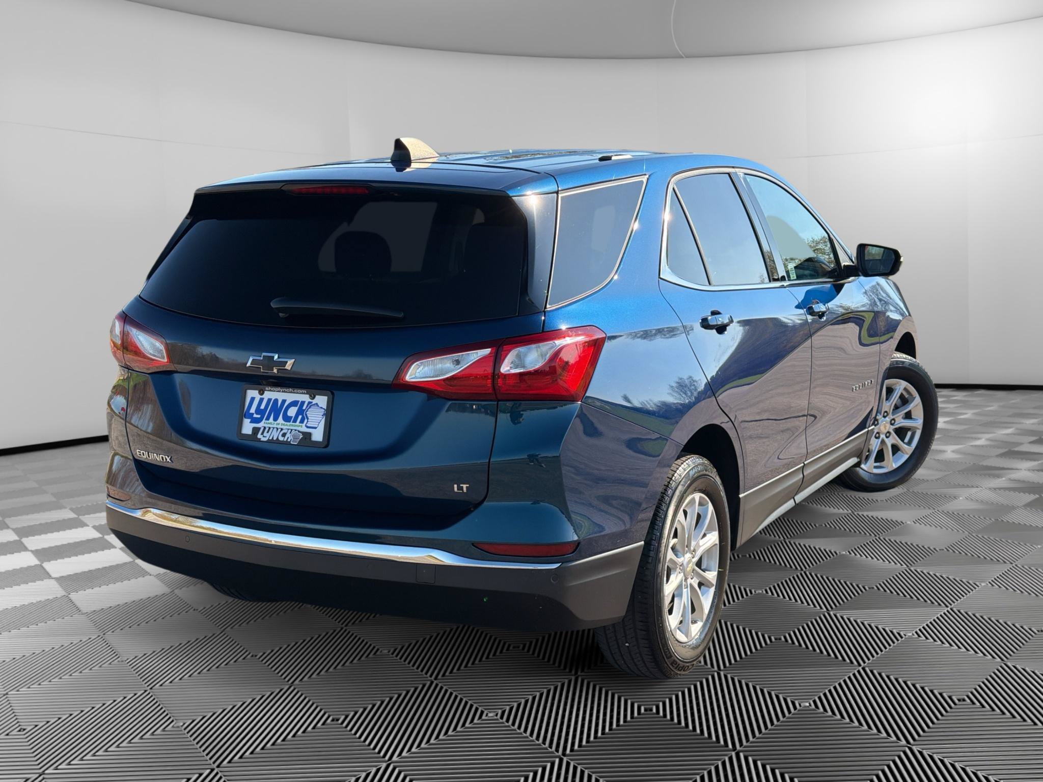 Used 2019 Chevrolet Equinox LT FWD image 4