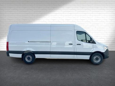 New 2025 Mercedes-Benz Sprinter 2500 image 10