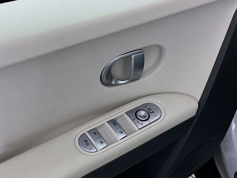 Used 2024 Hyundai Ioniq 5 SE image 15