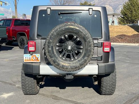 Used 2014 Jeep Wrangler Unlimited Sahara w/ Connectivity Group image 12