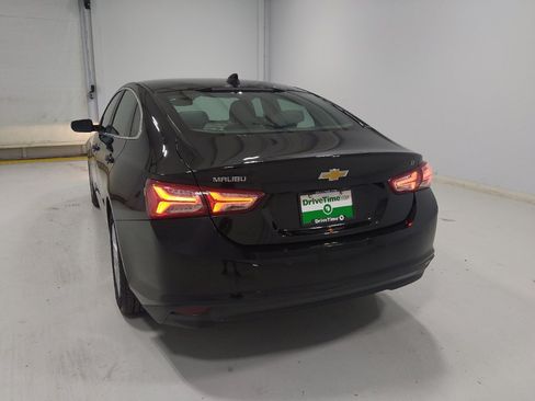 Used 2021 Chevrolet Malibu LT FWD image 6
