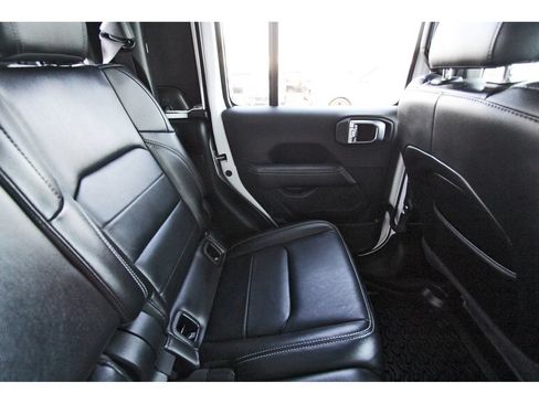 Used 2021 Jeep Gladiator Overland w/ Popular Equipment Package AWD/4WD image 12