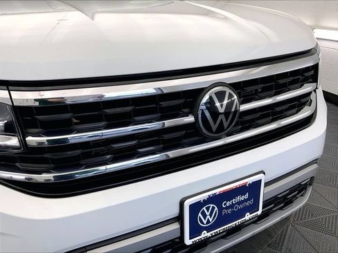 Certified 2023 Volkswagen Atlas Cross Sport SE w/ Panoramic Sunroof Package AWD/4WD image 30