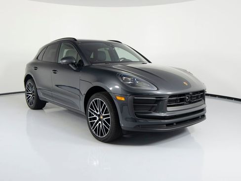 Certified 2026 Porsche Macan AWD/4WD image 12