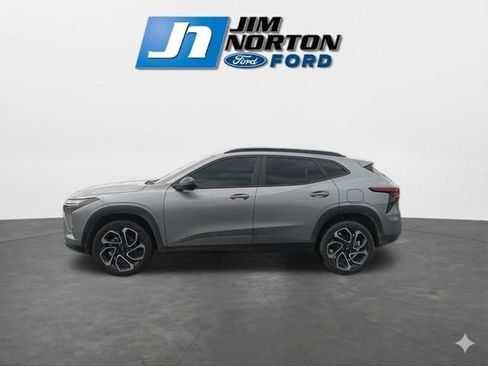 Used 2026 Chevrolet Trax RS FWD image 6
