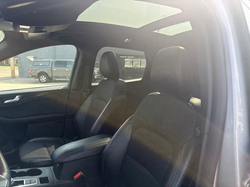 Certified 2024 Ford Escape ST-Line w/ Tech Pack #1 AWD/4WD image 9