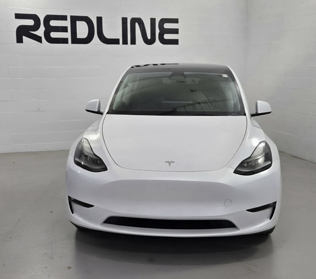 Used 2023 Tesla Model Y AWD image 3