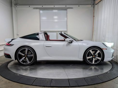 Used 2023 Porsche 911 Targa 4S w/ Premium Package AWD/4WD image 10