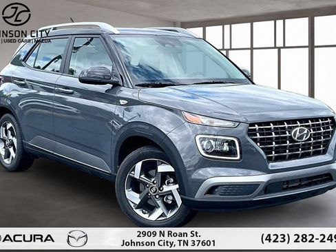 Used 2025 Hyundai Venue Limited FWD image 12