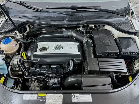 Used 2017 Volkswagen CC R-Line Executive image 29