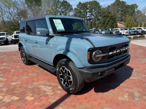 Used 2023 Ford Bronco Outer Banks image 3