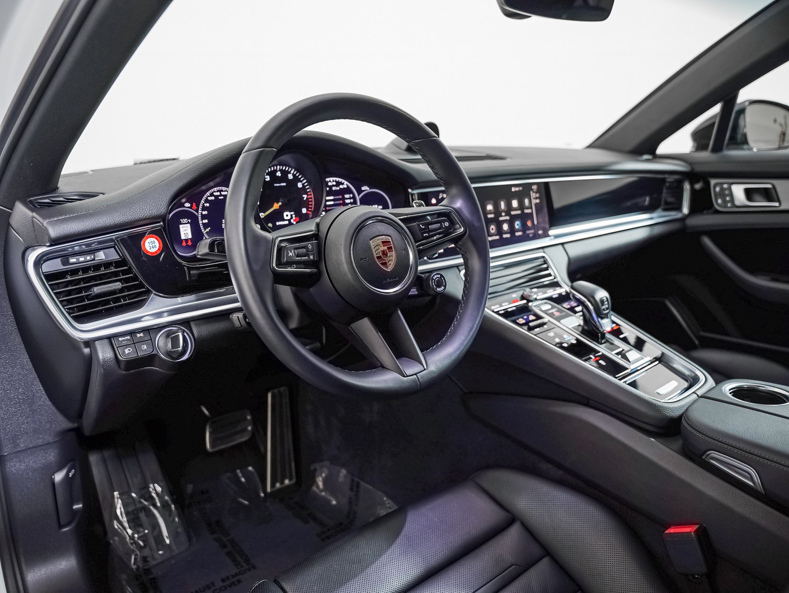 Certified 2023 Porsche Panamera 4 AWD/4WD image 4
