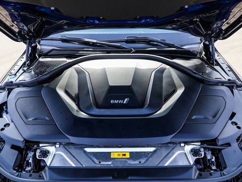 Used 2022 BMW i4 eDrive40 w/ M Sport Package image 29