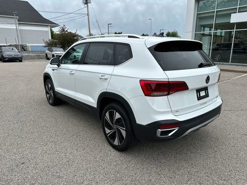 Certified 2024 Volkswagen Taos SE AWD/4WD image 6