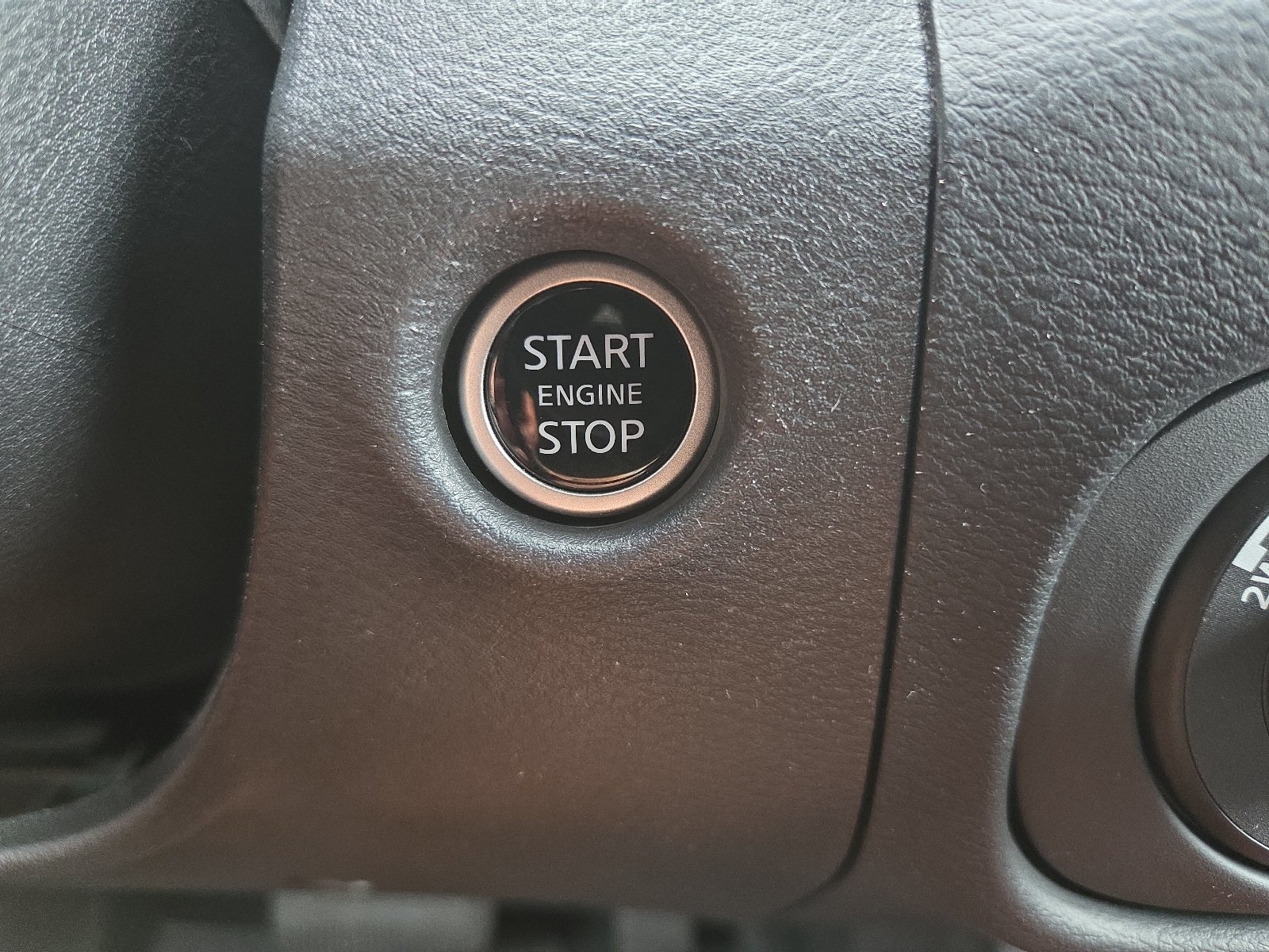 Used 2024 Nissan Frontier PRO-4X w/ Off-Road Protection Package AWD/4WD image 19