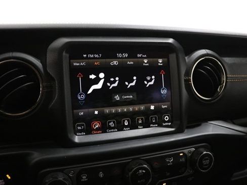 Used 2022 Jeep Wrangler Unlimited Sahara AWD/4WD image 27