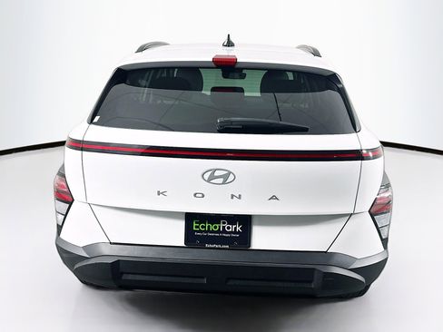 Used 2025 Hyundai Kona SEL FWD image 7