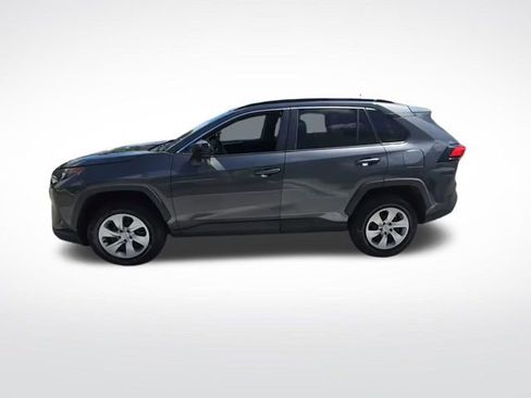 Used 2021 Toyota RAV4 LE image 3