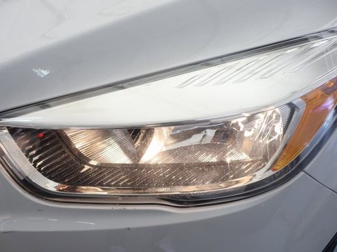 Used 2019 Ford Escape SE image 22