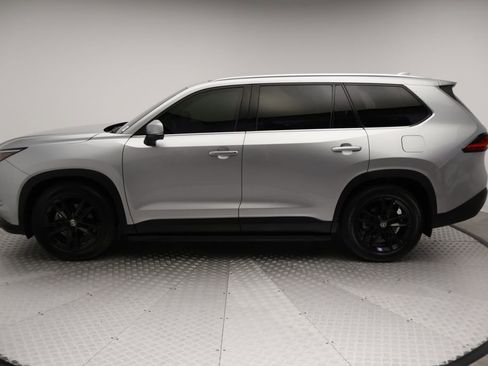 Certified 2024 Toyota Grand Highlander AWD image 11