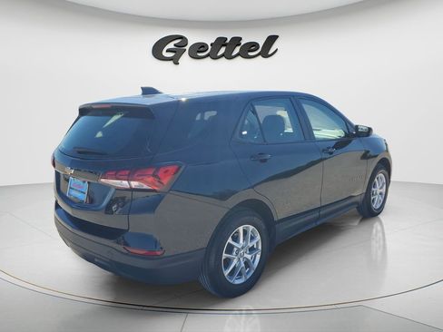 Used 2023 Chevrolet Equinox LS image 4
