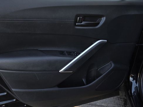 Certified 2024 Toyota Corolla Cross LE image 9