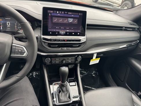 New 2026 Jeep Compass Latitude image 23