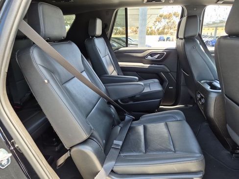 Used 2022 Chevrolet Tahoe Z71 w/ Luxury Package AWD/4WD image 10