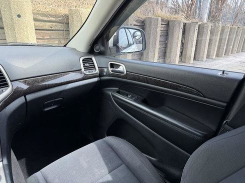 Used 2011 Jeep Grand Cherokee Laredo AWD/4WD image 13