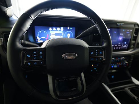 Used 2025 Ford F250 Platinum w/ FX4 Off-Road Package AWD/4WD image 19