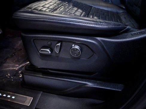 Used 2023 Cadillac Escalade V w/ LPO, ONYX Package image 52