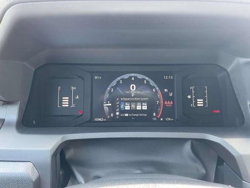 Used 2024 Toyota Tacoma SR5 AWD/4WD image 11