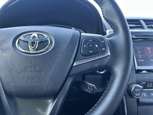 Used 2016 Toyota Camry XLE w/ Moonroof Package FWD image 19
