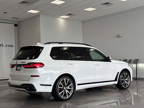 Used 2022 BMW X7 M50i AWD/4WD image 25