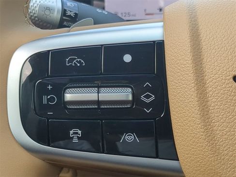 Used 2025 Genesis G80 2.5T image 25